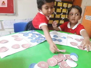 Sorting  red buttons  and blue buttons-5