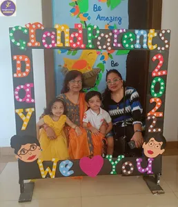 Photocorner 1 (Grand Parents Day)-8