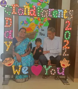 Photocorner 1 (Grand Parents Day)-13