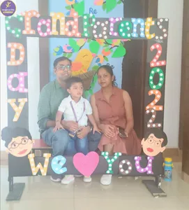 Photocorner 1 (Grand Parents Day)-24